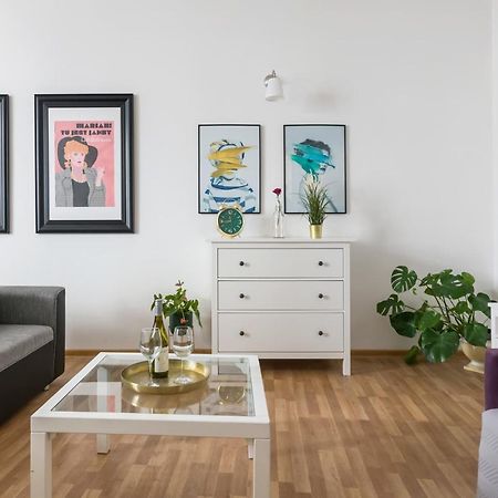 Discover Krakow Apartments - 3 Rakowicka St - Classic Apartments Near Main Station - Netflix מראה חיצוני תמונה