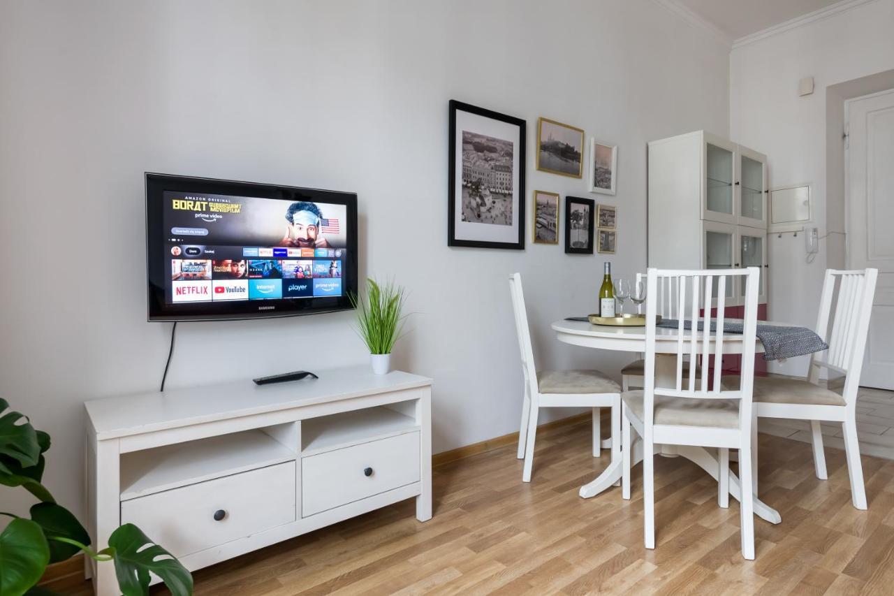 Discover Krakow Apartments - 3 Rakowicka St - Classic Apartments Near Main Station - Netflix מראה חיצוני תמונה