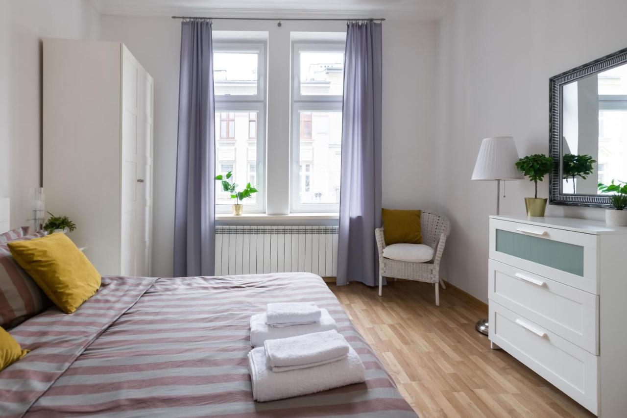 Discover Krakow Apartments - 3 Rakowicka St - Classic Apartments Near Main Station - Netflix מראה חיצוני תמונה