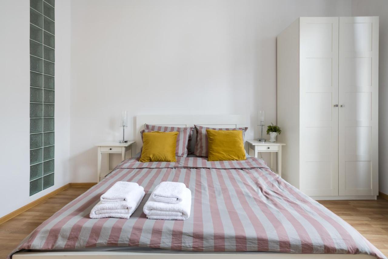 Discover Krakow Apartments - 3 Rakowicka St - Classic Apartments Near Main Station - Netflix מראה חיצוני תמונה