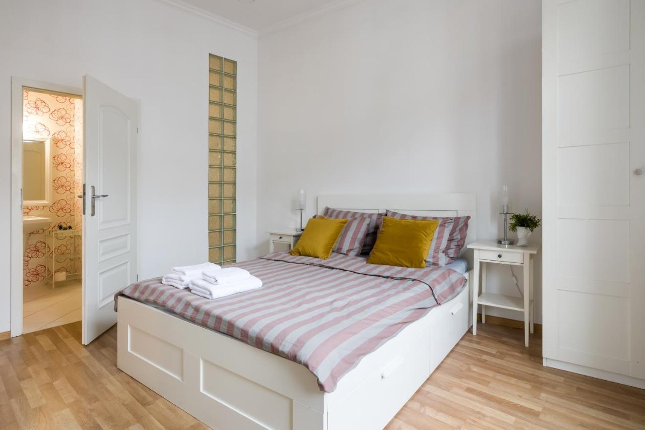 Discover Krakow Apartments - 3 Rakowicka St - Classic Apartments Near Main Station - Netflix מראה חיצוני תמונה