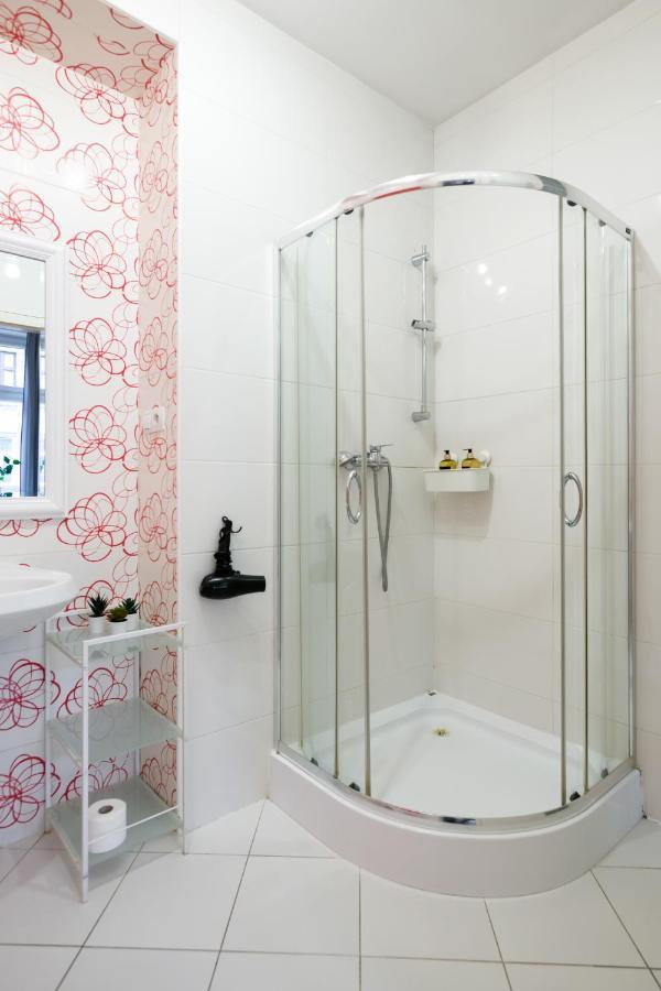 Discover Krakow Apartments - 3 Rakowicka St - Classic Apartments Near Main Station - Netflix מראה חיצוני תמונה