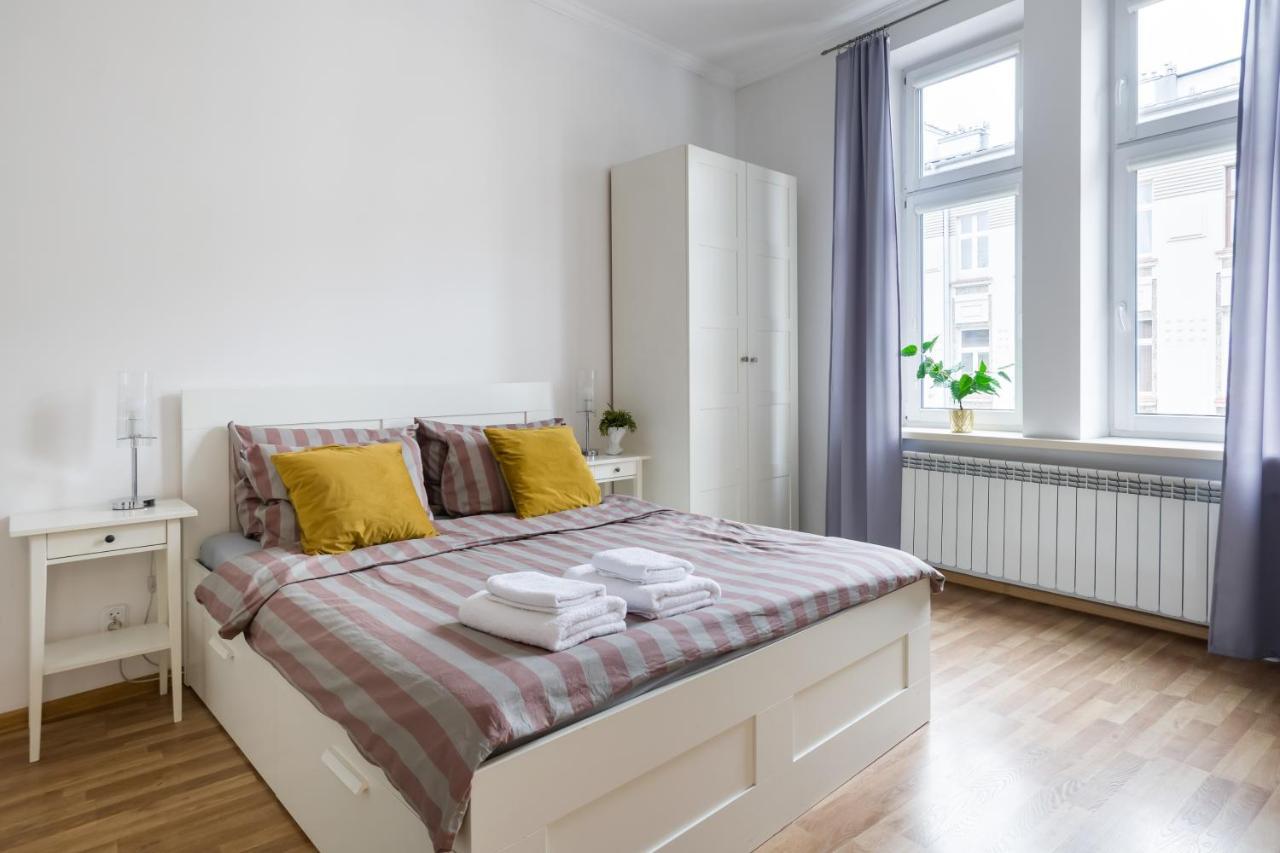 Discover Krakow Apartments - 3 Rakowicka St - Classic Apartments Near Main Station - Netflix מראה חיצוני תמונה