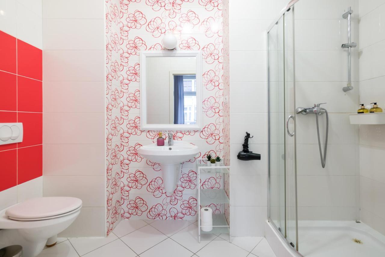 Discover Krakow Apartments - 3 Rakowicka St - Classic Apartments Near Main Station - Netflix מראה חיצוני תמונה